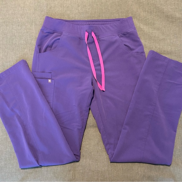 Figs Purple Amethyst Scrub Set - Small top & small tall bottoms - Picture 5 of 9